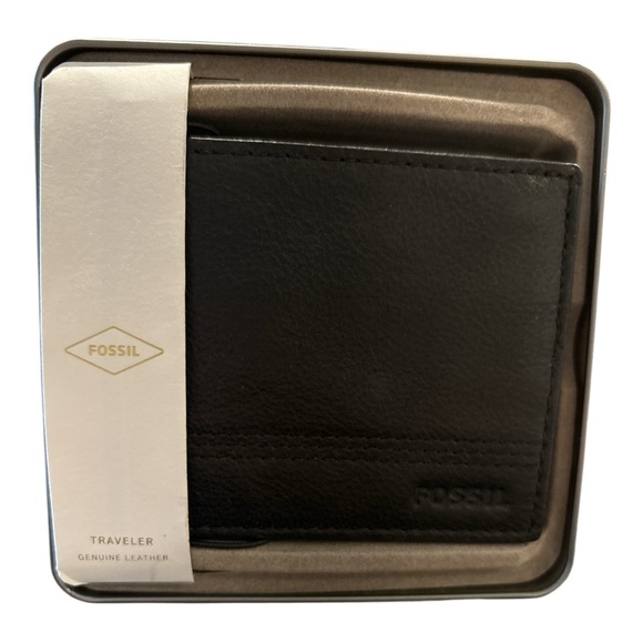 Fossil NIB Black leather Bi-fold with extra flap Kyle traveler wallet. WLT4 - Picture 2 of 6